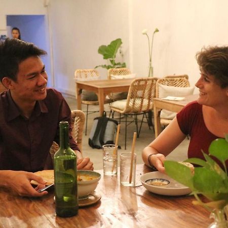 Sacred Lotus - Vegan Cafe X Hostel Πνομ Πενχ Εξωτερικό φωτογραφία